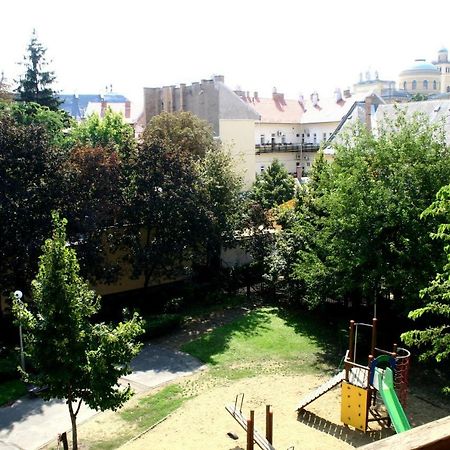 F&M Apartman Егер Екстериор снимка