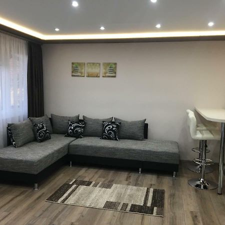 F&M Apartman Егер Екстериор снимка