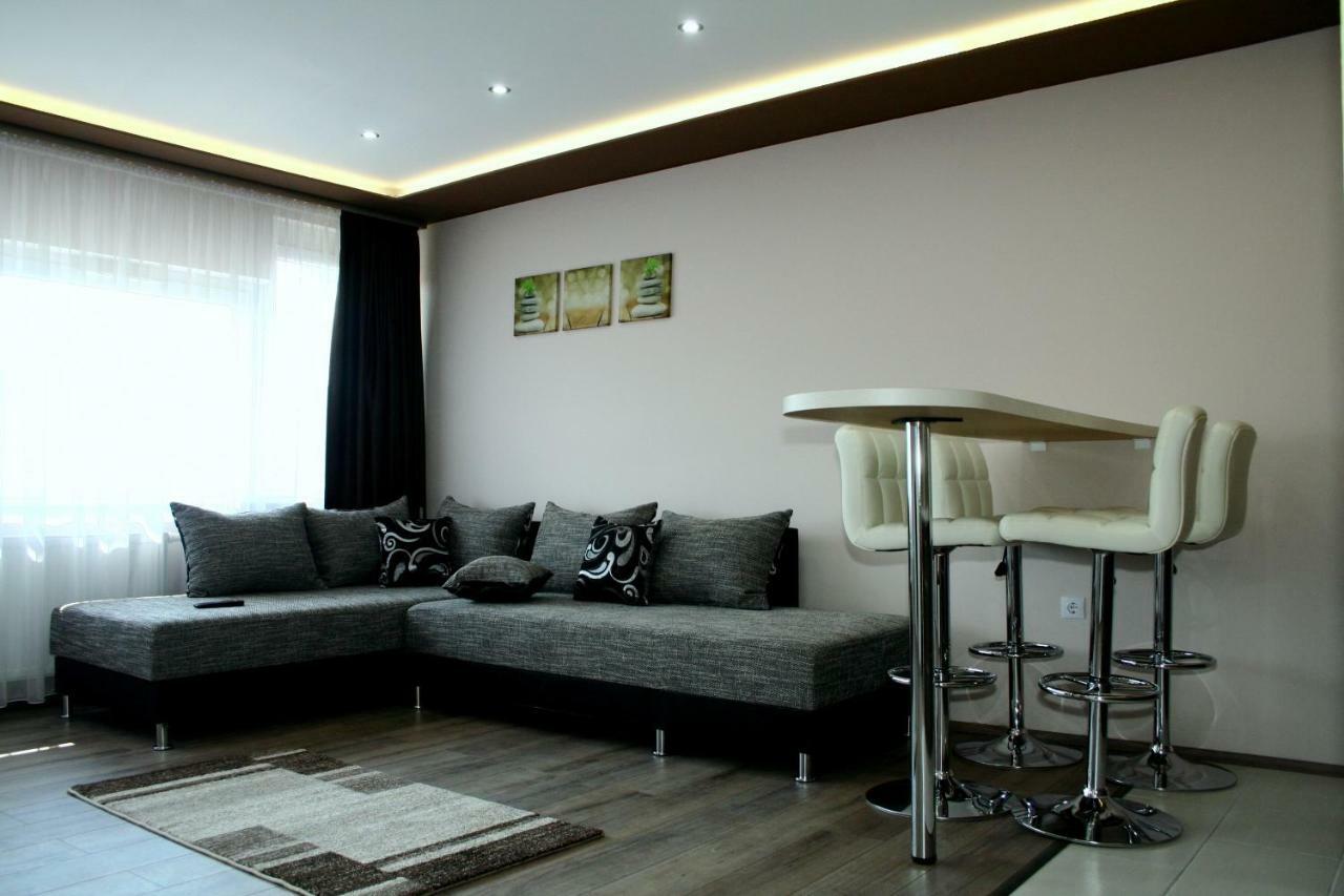 F&M Apartman Егер Екстериор снимка