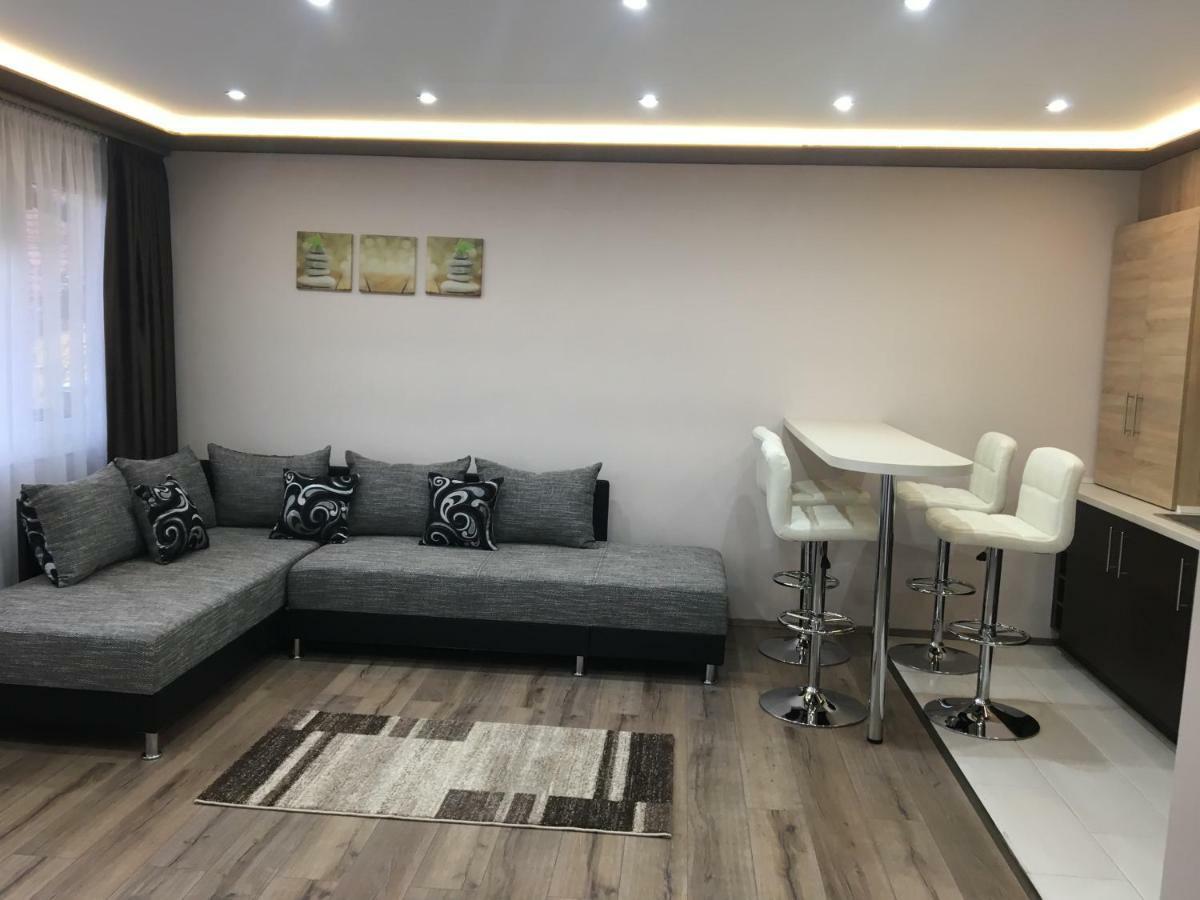 F&M Apartman Егер Екстериор снимка