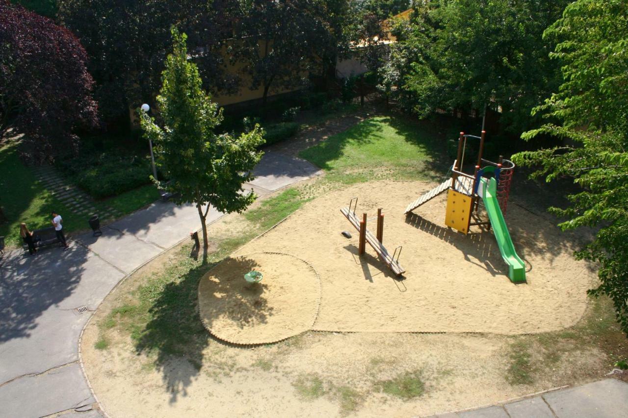 F&M Apartman Егер Екстериор снимка