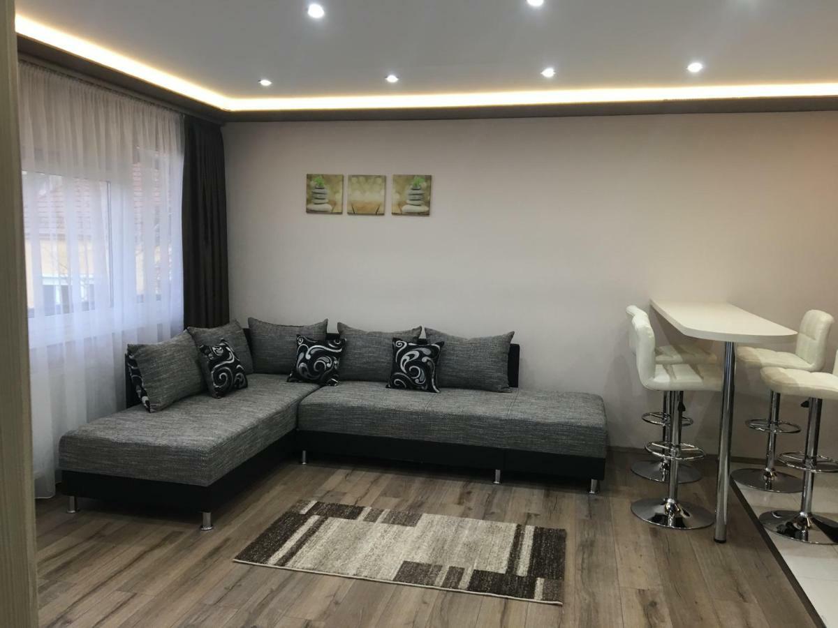 F&M Apartman Егер Екстериор снимка