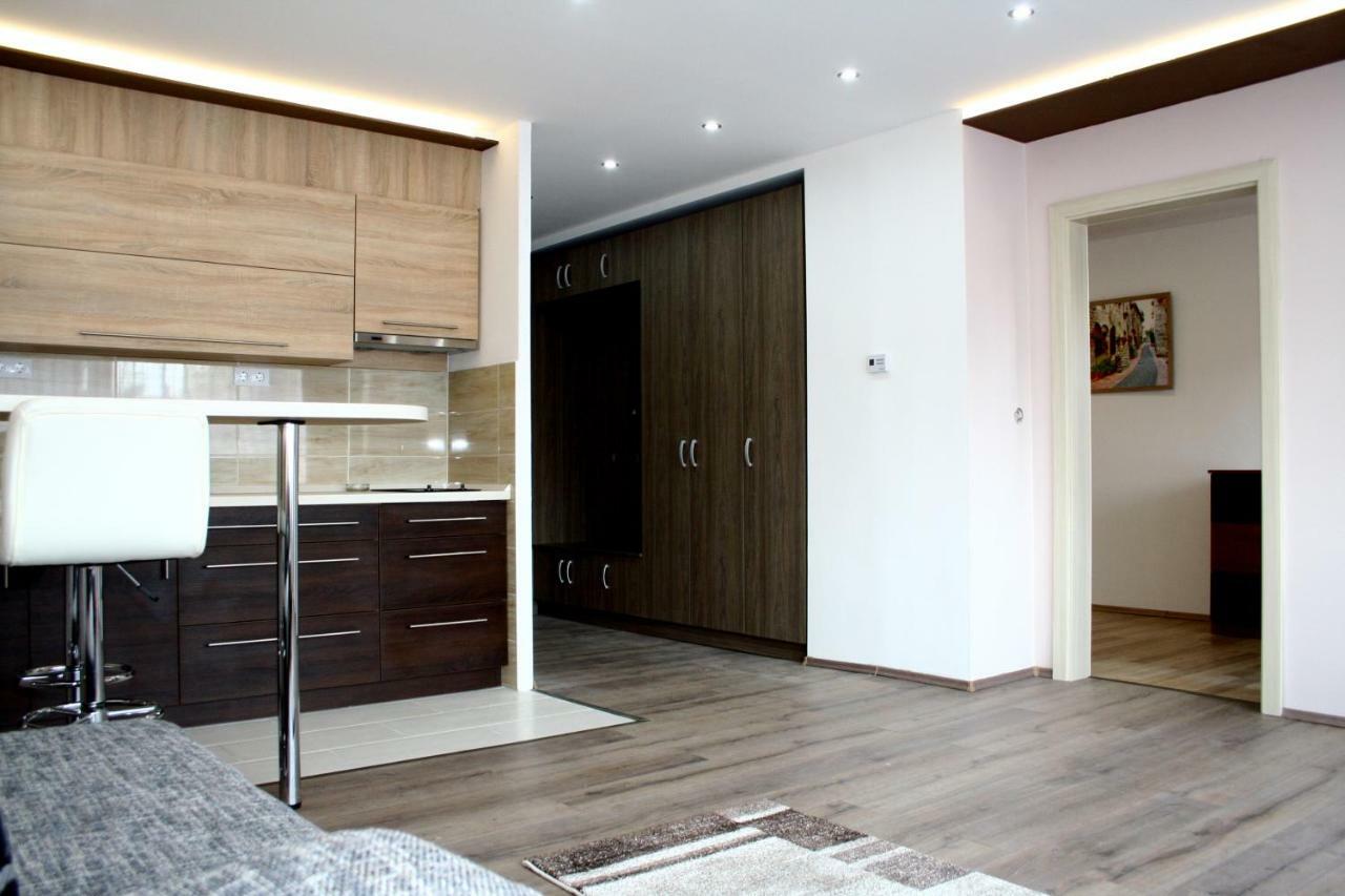 F&M Apartman Егер Екстериор снимка
