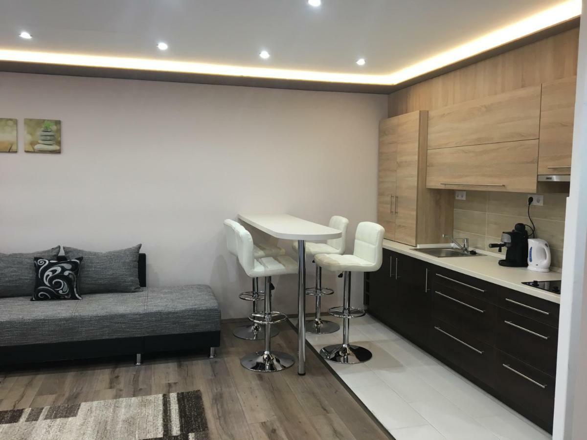 F&M Apartman Егер Екстериор снимка